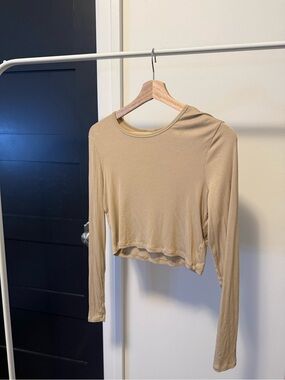 Aritzia Sunday Best - Long Sleeve Cropped Top in Beige